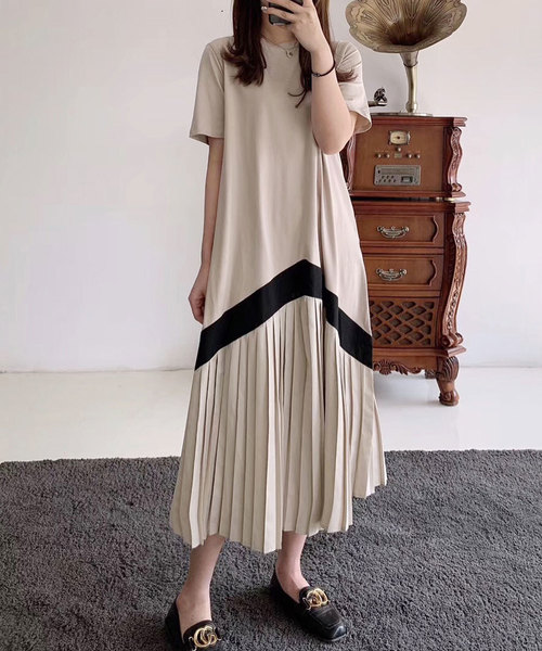 Doula Doula(ドゥーラドゥーラ)の「プリーツ切り替え裾ライン カットロングワンピース(ワンピース・レディース・ホワイト/ブラック/ベージュ/キャメル/カーキ・FREE)」の7枚目の写真