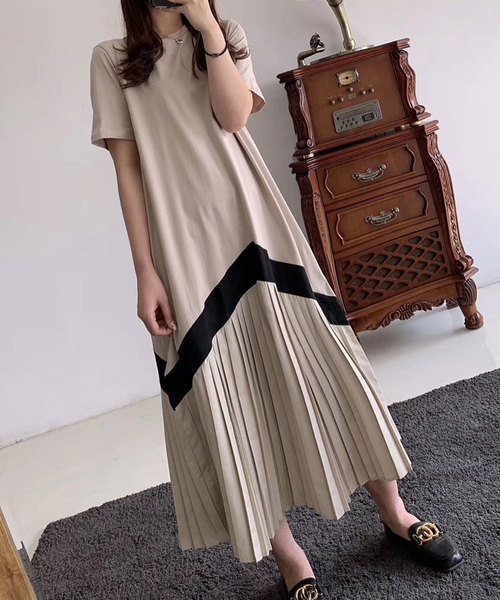 Doula Doula(ドゥーラドゥーラ)の「プリーツ切り替え裾ライン カットロングワンピース(ワンピース・レディース・ホワイト/ブラック/ベージュ/キャメル/カーキ・FREE)」の11枚目の写真