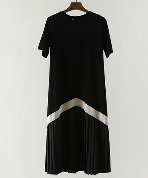 Doula Doula(ドゥーラドゥーラ)の「プリーツ切り替え裾ライン カットロングワンピース(ワンピース・レディース・ホワイト/ブラック/ベージュ/キャメル/カーキ・FREE)」の9枚目の写真