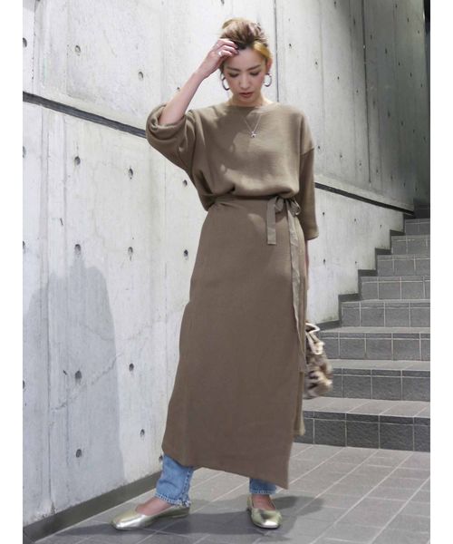 Ungrid(アングリッド)の「ワッフルレイヤードデザインワンピース(ワンピース・レディース・オフホワイト/カーキ・FREE)」の4枚目の写真