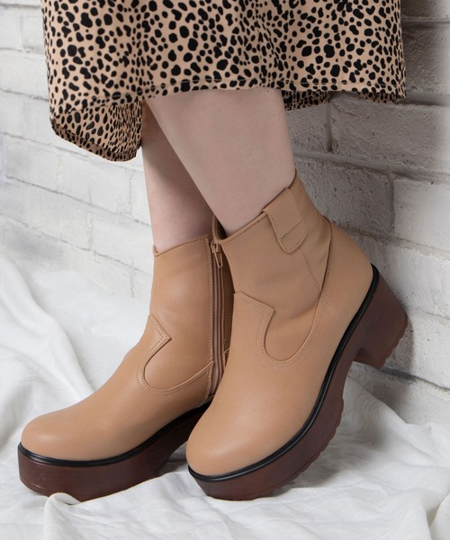 WEGO（ウィゴー）の「WEGO/ウッドソールブーツ（ブーツ・レディース・ベージュ/ブラック・MEDIUM/LARGE）」の2枚目の写真