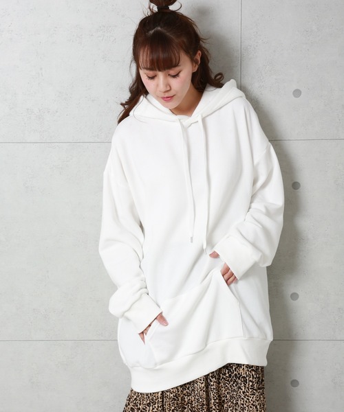 n'ee-ne(ネーネ)の「チュニックトレーナー(パーカー・レディース・オフホワイト/ブラック/モカ/ベージュ・M/L)」の2枚目の写真