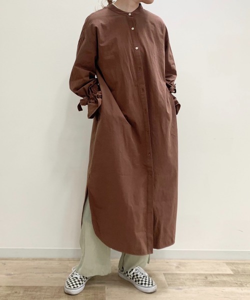 onetome(ワントゥーミー)の「バックオープン マキシ丈コットンワンピース(ワンピース・レディース・ブラウン/オフホワイト・FREE)」の16枚目の写真