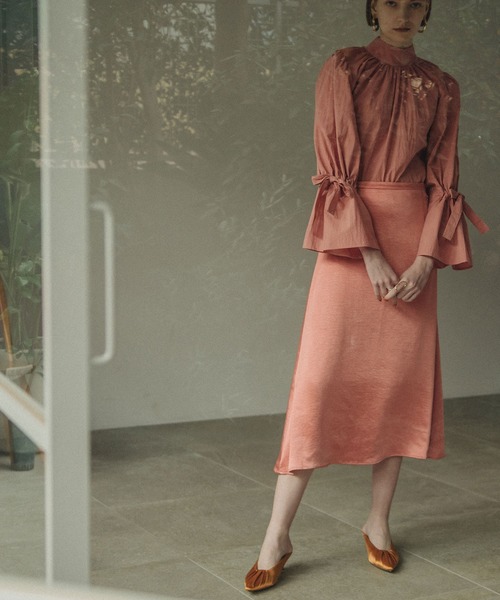 ACCL(エーシーシーエル)の「シルキーサテンマーメイドスカート(スカート・レディース・ピンク/オフホワイト/ブラック・SMALL/MEDIUM)」の11枚目の写真