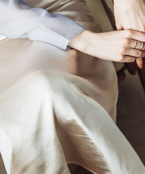 ACCL(エーシーシーエル)の「シルキーサテンマーメイドスカート(スカート・レディース・ピンク/オフホワイト/ブラック・SMALL/MEDIUM)」の13枚目の写真