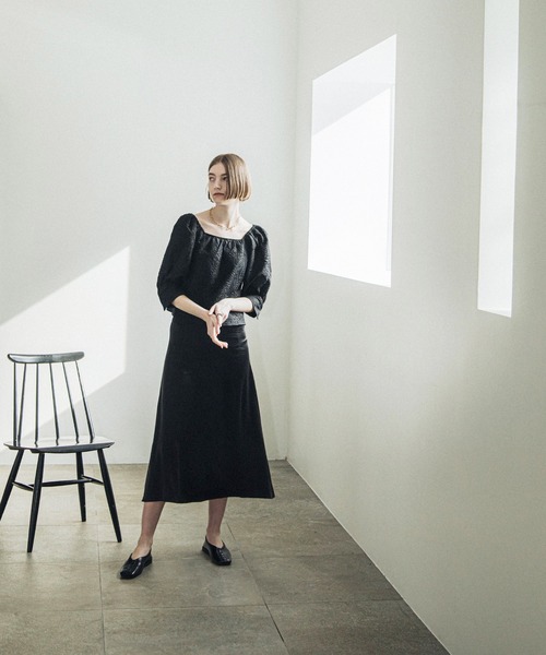 ACCL(エーシーシーエル)の「シルキーサテンマーメイドスカート(スカート・レディース・ピンク/オフホワイト/ブラック・SMALL/MEDIUM)」の15枚目の写真