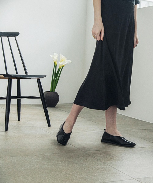 ACCL(エーシーシーエル)の「シルキーサテンマーメイドスカート(スカート・レディース・ピンク/オフホワイト/ブラック・SMALL/MEDIUM)」の16枚目の写真