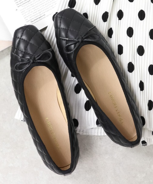 LibertyDoll(リバティードール)の「Liberty doll / スクエアトゥフラットキルティングバレエパンプス(1154)(バレエシューズ・レディース・ホワイト/ブラック・LL/M/L/S)」の4枚目の写真