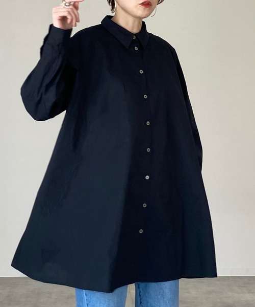 She's Closet（シーズクローゼット）の「Aラインフレアロングチュニックシャツ（チュニック・レディース・ホワイト/ブラック/カーキ/ライトベージュ・FREE）」の4枚目の写真