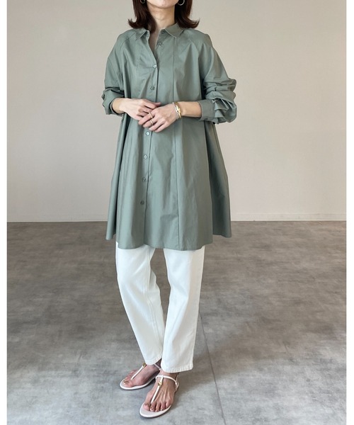 She's Closet（シーズクローゼット）の「Aラインフレアロングチュニックシャツ（チュニック・レディース・ホワイト/ブラック/カーキ/ライトベージュ・FREE）」の16枚目の写真