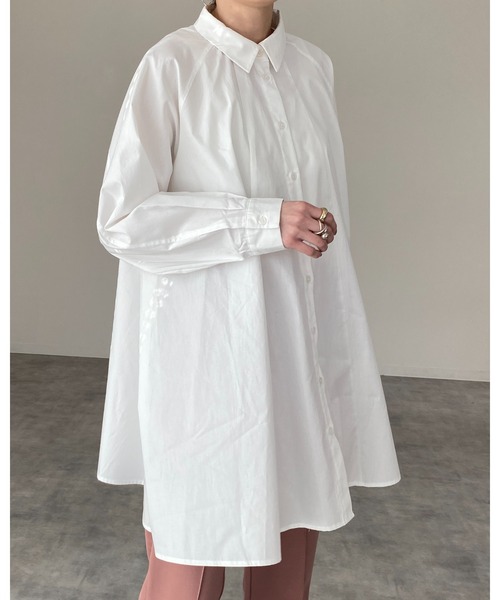 She's Closet（シーズクローゼット）の「Aラインフレアロングチュニックシャツ（チュニック・レディース・ホワイト/ブラック/カーキ/ライトベージュ・FREE）」の19枚目の写真