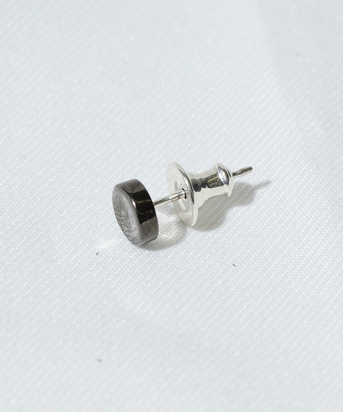 UNITED TOKYO（ユナイテッドトウキョウ）の「TドットピアスS（ピアス（片耳用）・メンズ・ブラック/シルバー・FREE）」の5枚目の写真