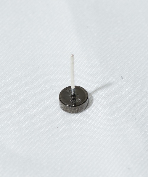 UNITED TOKYO（ユナイテッドトウキョウ）の「TドットピアスS（ピアス（片耳用）・メンズ・ブラック/シルバー・FREE）」の9枚目の写真