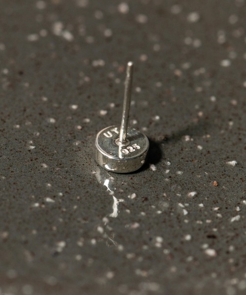 UNITED TOKYO（ユナイテッドトウキョウ）の「TドットピアスS（ピアス（片耳用）・メンズ・ブラック/シルバー・FREE）」の12枚目の写真