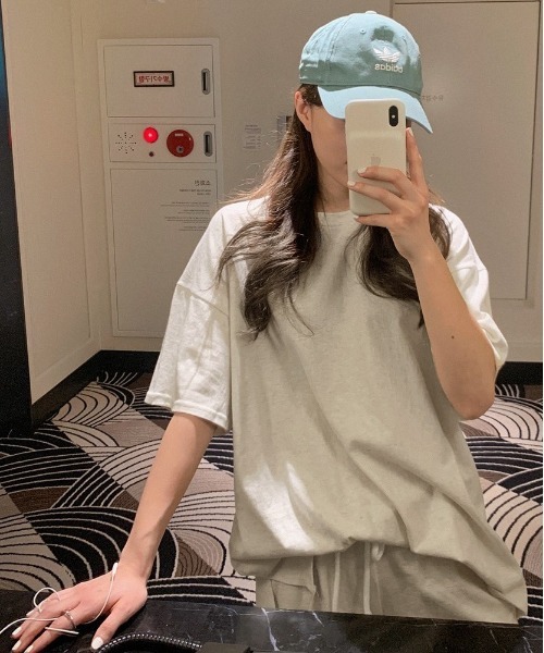 HOTPING（ホッピン）の「HOTPING オーバーフィットスリットTシャツ（Tシャツ/カットソー・レディース・ホワイト/ブラック/オートミール・FREE）」の20枚目の写真