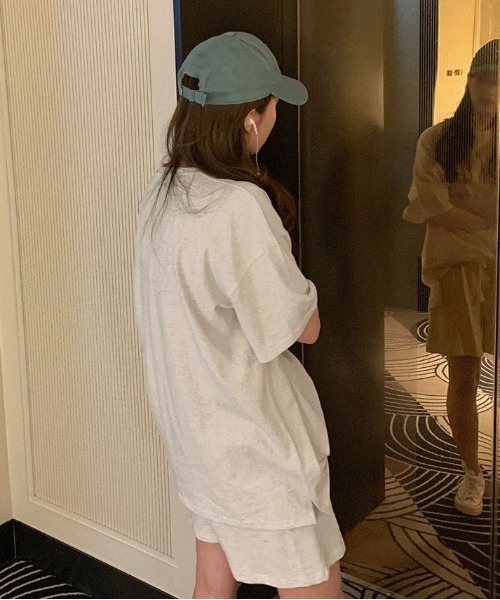 HOTPING（ホッピン）の「HOTPING オーバーフィットスリットTシャツ（Tシャツ/カットソー・レディース・ホワイト/ブラック/オートミール・FREE）」の11枚目の写真