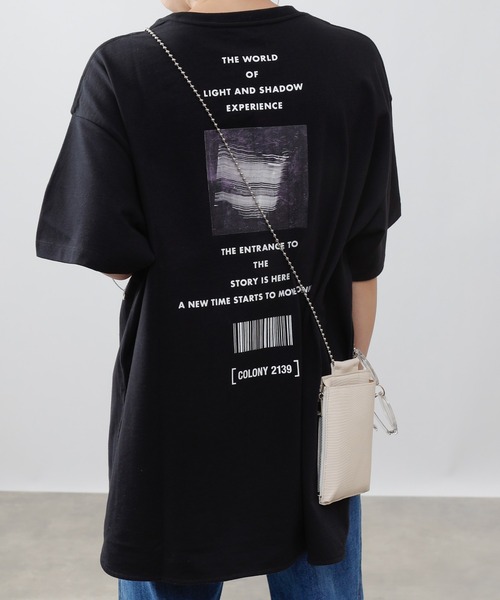 COLONY 2139（コロニートゥーワンスリーナイン）の「半袖バックプリントPHOTO Tシャツ（Tシャツ/カットソー・レディース・ホワイト/ブラック/ホワイト系その他/ホワイト系その他2/ブラック系その他/ブラック系その他2・MEDIUM/LARGE）」の5枚目の写真