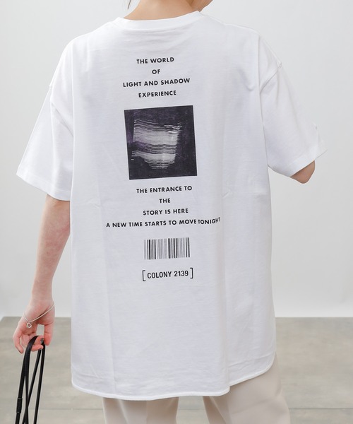 COLONY 2139（コロニートゥーワンスリーナイン）の「半袖バックプリントPHOTO Tシャツ（Tシャツ/カットソー・レディース・ホワイト/ブラック/ホワイト系その他/ホワイト系その他2/ブラック系その他/ブラック系その他2・MEDIUM/LARGE）」の20枚目の写真