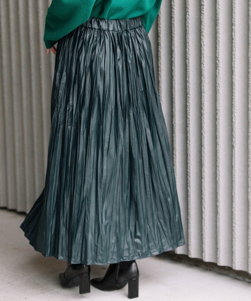 Munich（ミューニック）の「リンクルプロセッシングライトフェイクレザー　ギャザーロングスカート（スカート・レディース・ブラック/ダークオリーブ/ブロンズ・S/M）」の17枚目の写真