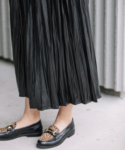 Munich（ミューニック）の「リンクルプロセッシングライトフェイクレザー　ギャザーロングスカート（スカート・レディース・ブラック/ダークオリーブ/ブロンズ・S/M）」の19枚目の写真