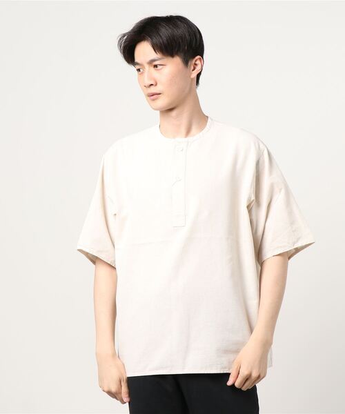 GLOSTER（グロスター）の「ミリタリースリーピングシャツ ヘンリーネックTシャツ（Tシャツ/カットソー・メンズ・ブラック系その他3/キナリ/イエロー系その他3・MEDIUM/LARGE）」の8枚目の写真