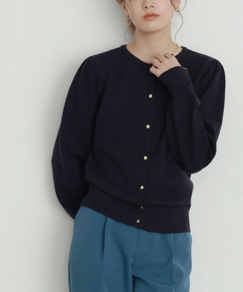 Pierrot（ピエロ）の「もっちりカシミヤタッチゴールドボタンカーディガン（カーディガン/ボレロ・レディース・アイボリー/ブラック/モカ/ピンクベージュ/ブルー系その他/ネイビー/ボルドー・M/L）」の4枚目の写真