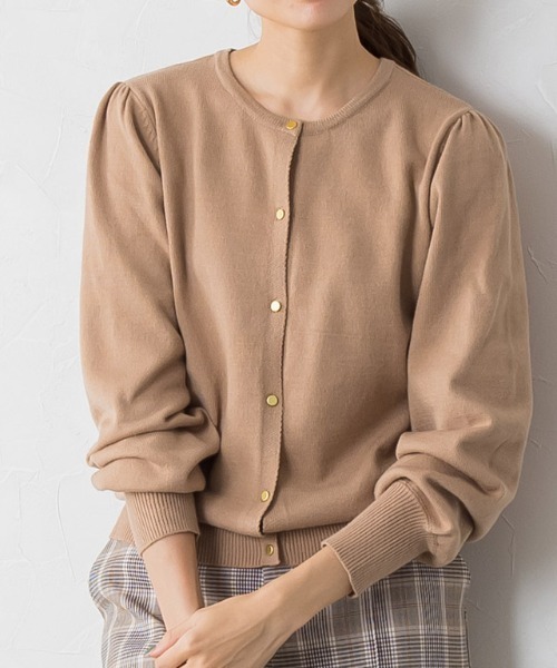 Pierrot（ピエロ）の「もっちりカシミヤタッチゴールドボタンカーディガン（カーディガン/ボレロ・レディース・アイボリー/ブラック/モカ/ピンクベージュ/ブルー系その他/ネイビー/ボルドー・M/L）」の6枚目の写真