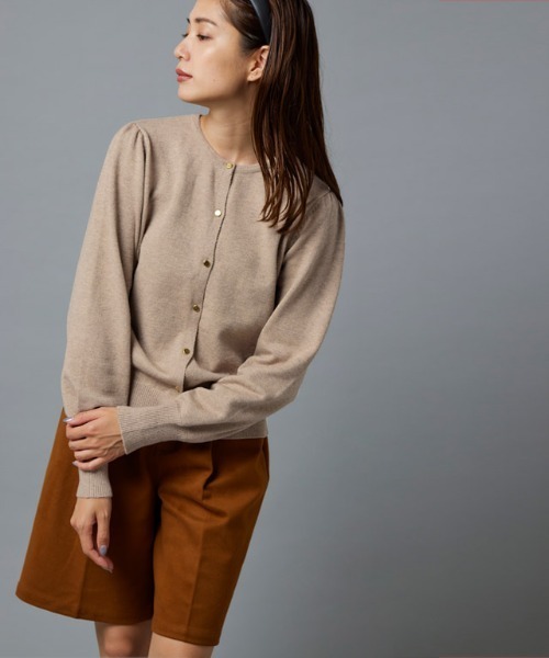 Pierrot（ピエロ）の「もっちりカシミヤタッチゴールドボタンカーディガン（カーディガン/ボレロ・レディース・アイボリー/ブラック/モカ/ピンクベージュ/ブルー系その他/ネイビー/ボルドー・M/L）」の9枚目の写真