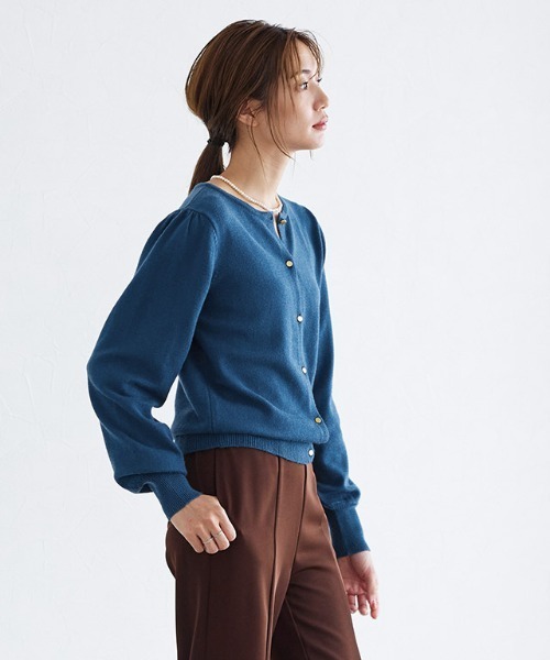 Pierrot（ピエロ）の「もっちりカシミヤタッチゴールドボタンカーディガン（カーディガン/ボレロ・レディース・アイボリー/ブラック/モカ/ピンクベージュ/ブルー系その他/ネイビー/ボルドー・M/L）」の20枚目の写真