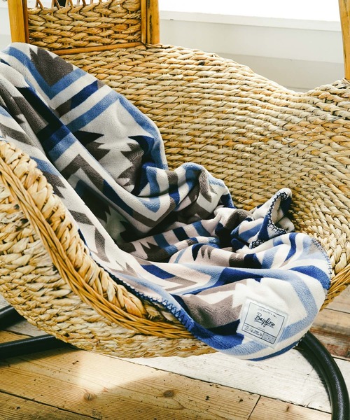 BAYFLOW（ベイフロー）の「BFフリースブランケット 21AW（ブランケット・レディース・ネイビー/ブラウン/オレンジ/ブルー/ダークブルー/チャコール・FREE）」の4枚目の写真