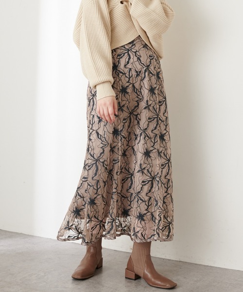 natural couture（ナチュラルクチュール）の「長さ変えられるパイピングレーススカート（スカート・レディース・ネイビー/ブルー/モカ・FREE）」の4枚目の写真