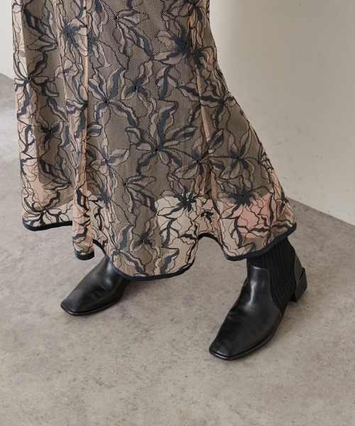 natural couture（ナチュラルクチュール）の「長さ変えられるパイピングレーススカート（スカート・レディース・ネイビー/ブルー/モカ・FREE）」の7枚目の写真