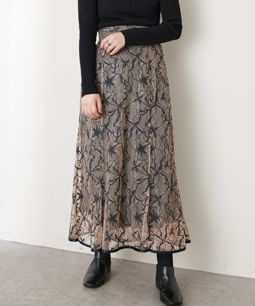 natural couture（ナチュラルクチュール）の「長さ変えられるパイピングレーススカート（スカート・レディース・ネイビー/ブルー/モカ・FREE）」の8枚目の写真