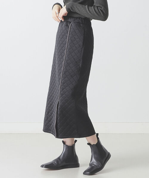 BEAMS LIGHTS(ビームスライツ)の「BEAMS LIGHTS / キルティング ストレート スカート(スカート・レディース・ブラック/オリーブ・38/36)」の2枚目の写真