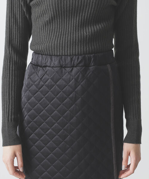 BEAMS LIGHTS(ビームスライツ)の「BEAMS LIGHTS / キルティング ストレート スカート(スカート・レディース・ブラック/オリーブ・38/36)」の7枚目の写真