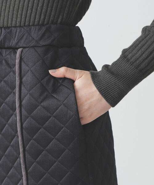 BEAMS LIGHTS(ビームスライツ)の「BEAMS LIGHTS / キルティング ストレート スカート(スカート・レディース・ブラック/オリーブ・38/36)」の6枚目の写真