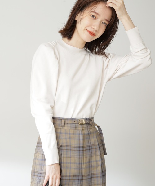 N.(N. Natural Beauty Basic)(エヌエヌナチュラルビューティーベーシック)の「◆ギャザータックショルダーニット(ニット/セーター・レディース・オフホワイト/ブラウン系その他/イエロー・MEDIUM)」の2枚目の写真