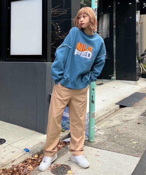 MILKFED.（ミルクフェド）の「WAVE LOGO SWEAT TOP（スウェット・レディース・オフホワイト/ブラック/ブルー・ONE SIZE）」の18枚目の写真