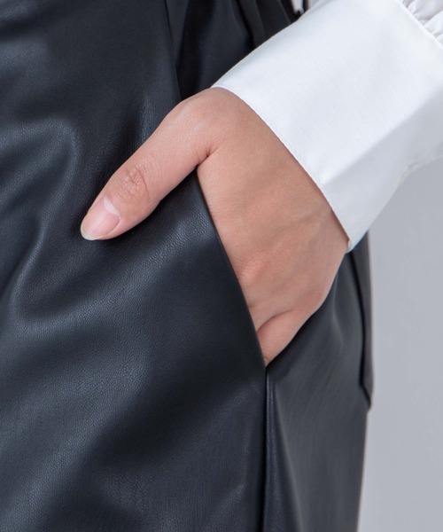 WEGO（ウィゴー）の「WEGO/フェイクレザースリットフレアパンツ（スラックス・レディース・ブラック・FREE）」の8枚目の写真