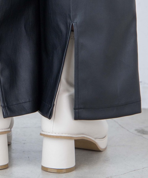 WEGO（ウィゴー）の「WEGO/フェイクレザースリットフレアパンツ（スラックス・レディース・ブラック・FREE）」の11枚目の写真