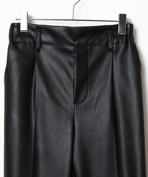 WEGO（ウィゴー）の「WEGO/フェイクレザースリットフレアパンツ（スラックス・レディース・ブラック・FREE）」の16枚目の写真