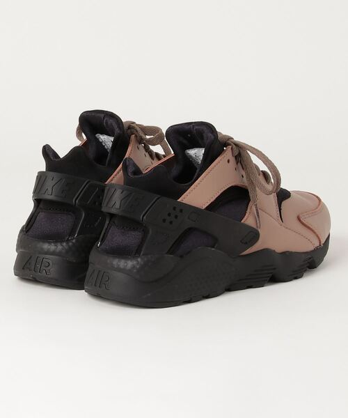 NIKE(ナイキ)の「NIKE AIR HUARACHE LE DH8143-200(スニーカー・メンズ・ライトブラウン・26.5cm/27cm/27.5cm/28cm/28.5cm/29cm/26cm)」の10枚目の写真