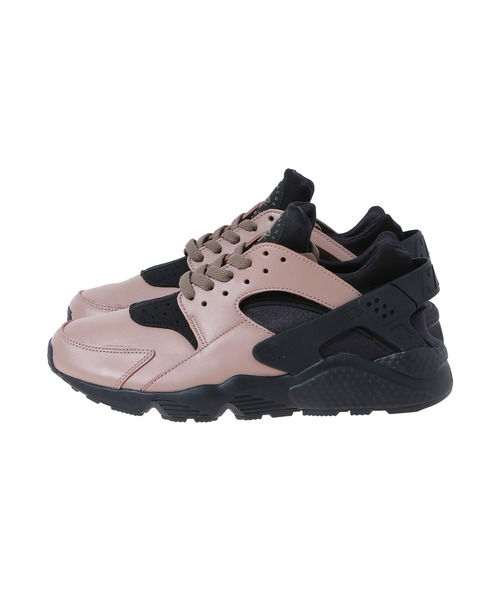 NIKE(ナイキ)の「NIKE AIR HUARACHE LE DH8143-200(スニーカー・メンズ・ライトブラウン・26.5cm/27cm/27.5cm/28cm/28.5cm/29cm/26cm)」の4枚目の写真