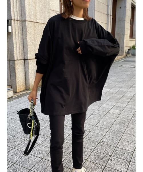 ulu(ウル)の「Big silhouette long tshirt(Tシャツ/カットソー・レディース・ホワイト/ブラック・FREE)」の3枚目の写真