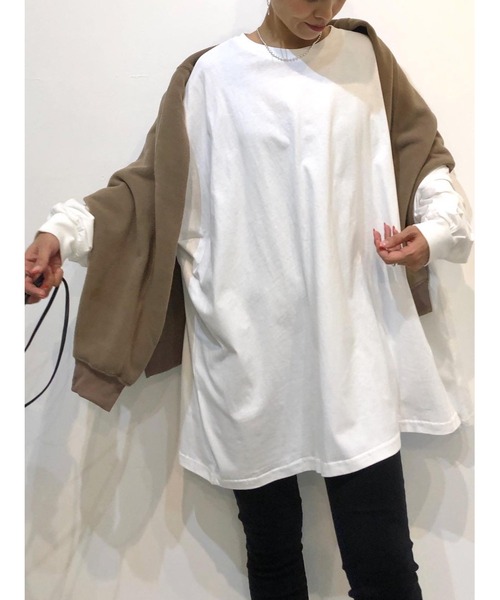 ulu(ウル)の「Big silhouette long tshirt(Tシャツ/カットソー・レディース・ホワイト/ブラック・FREE)」の6枚目の写真