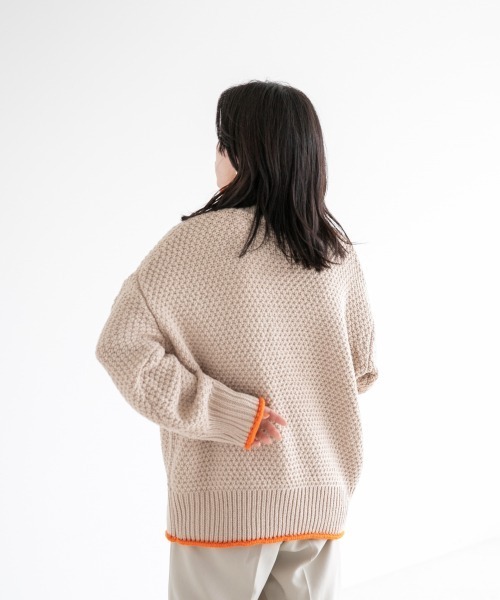 LOWRYS FARM(ローリーズファーム)の「バイカラーカノコハイネックLS 238373(ニット/セーター・レディース・ブラック/ブルー/ベージュ/ホワイト・FREE)」の14枚目の写真