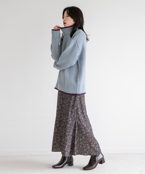 LOWRYS FARM(ローリーズファーム)の「バイカラーカノコハイネックLS 238373(ニット/セーター・レディース・ブラック/ブルー/ベージュ/ホワイト・FREE)」の8枚目の写真