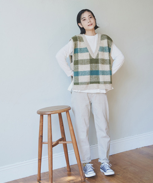 LBC(エルビーシー)の「ジャカードフェザーチェックベスト(ニット/セーター・レディース・グリーン/ダークネイビー・M)」の17枚目の写真