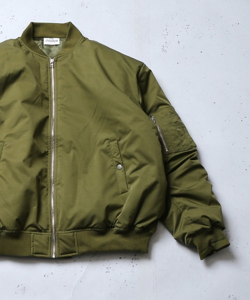 SPINNS（スピンズ）の「ビッグシルエット 中綿MA-1ジャケット（MA-1・メンズ・ブラック/ライトグレー/カーキ・ONESIZE）」の3枚目の写真