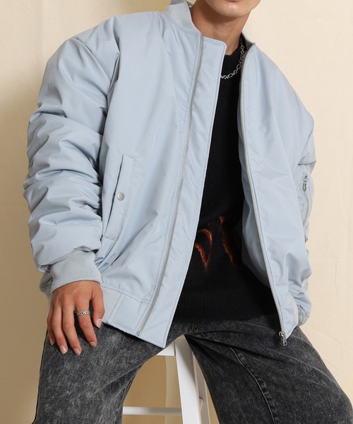 SPINNS（スピンズ）の「ビッグシルエット 中綿MA-1ジャケット（MA-1・メンズ・ブラック/ライトグレー/カーキ・ONESIZE）」の8枚目の写真